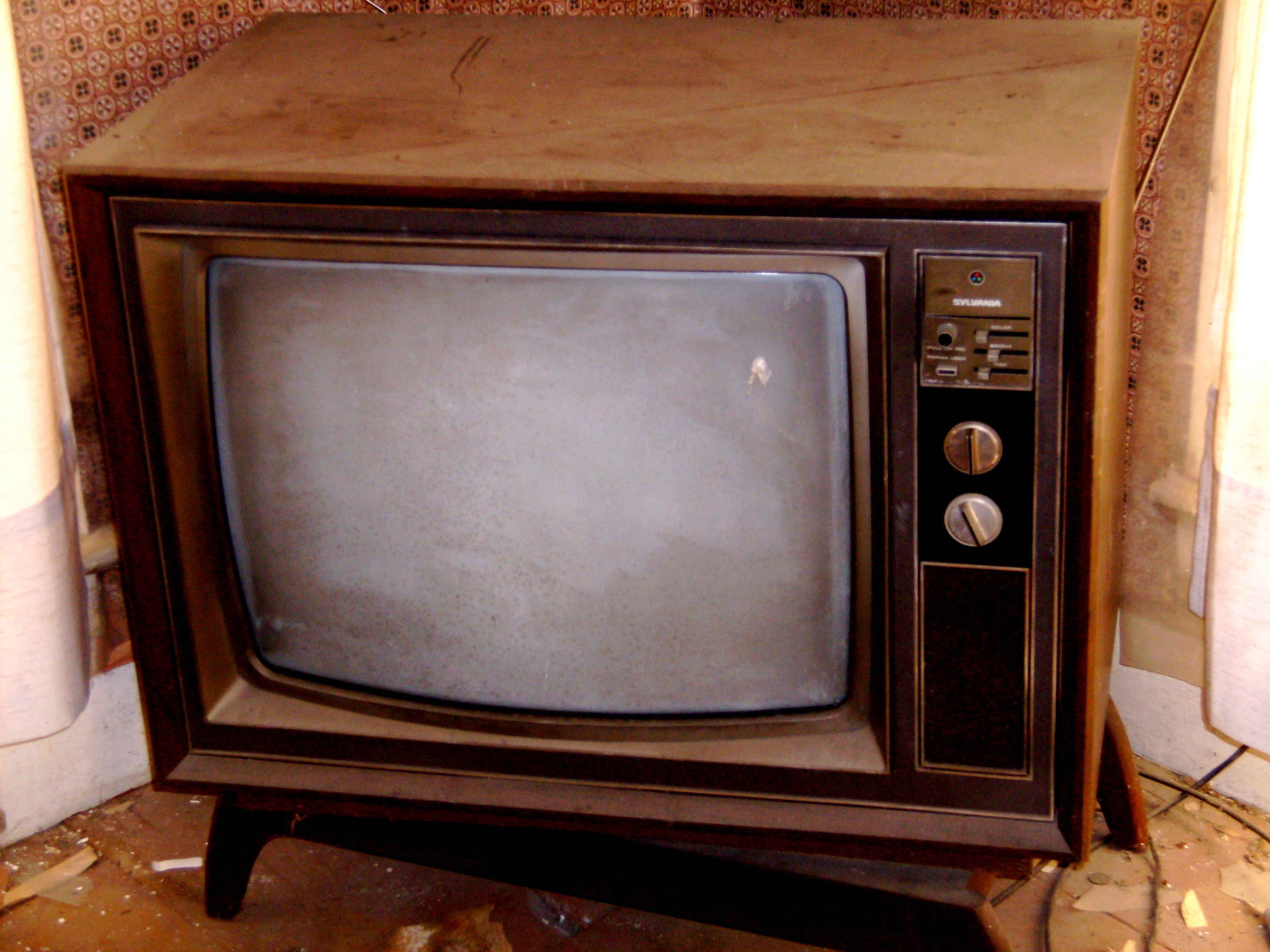 Old_TV_by_Stock7000.jpg